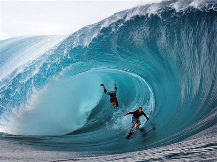 How big are the waves at Teahupoo?