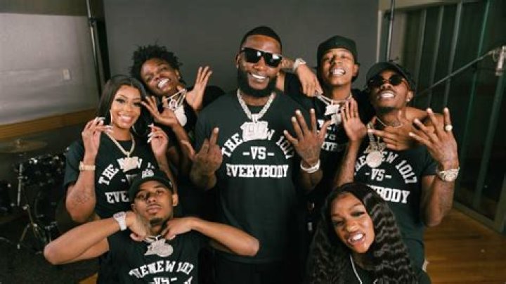 What rappers are signed to 1017?